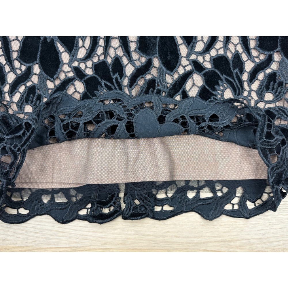 White House Black Market Designer Black Lace Floral Pencil Skirt Size 2 NWT $150 - Picture 8 of 11